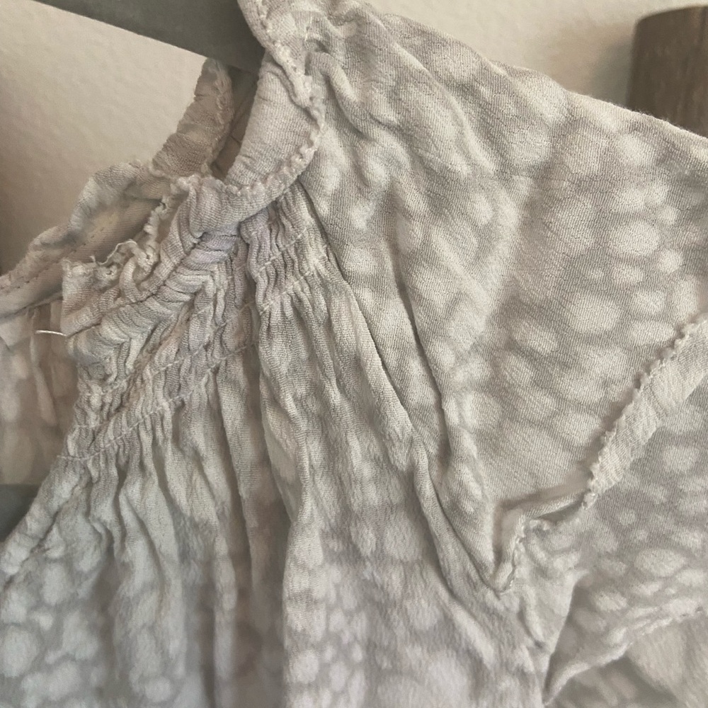 Size S - Picture 3 of 4